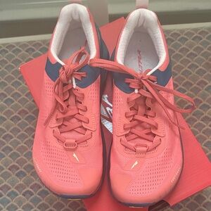 Altra Women's Coral and Navy Athletic Shoes